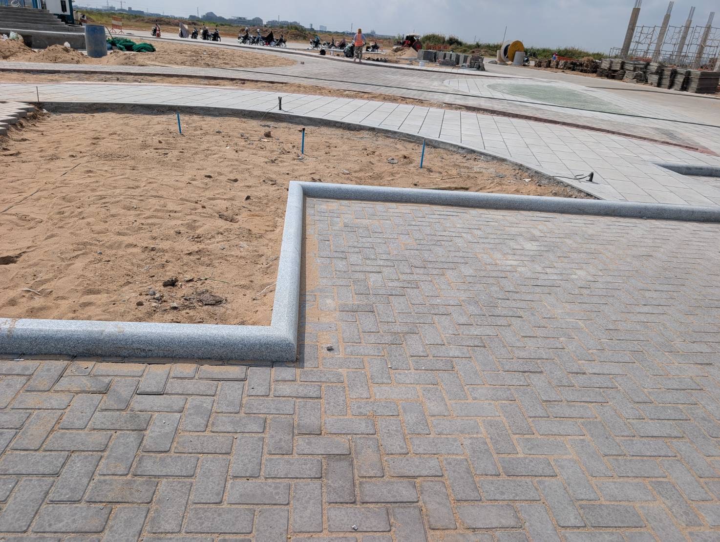 Granite kerbs and tree pits installation
